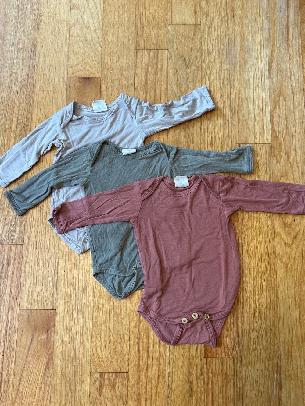 kate quinn long sleeved onesie bundle 6-12 months